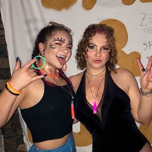 Meet your Posher, Alexia